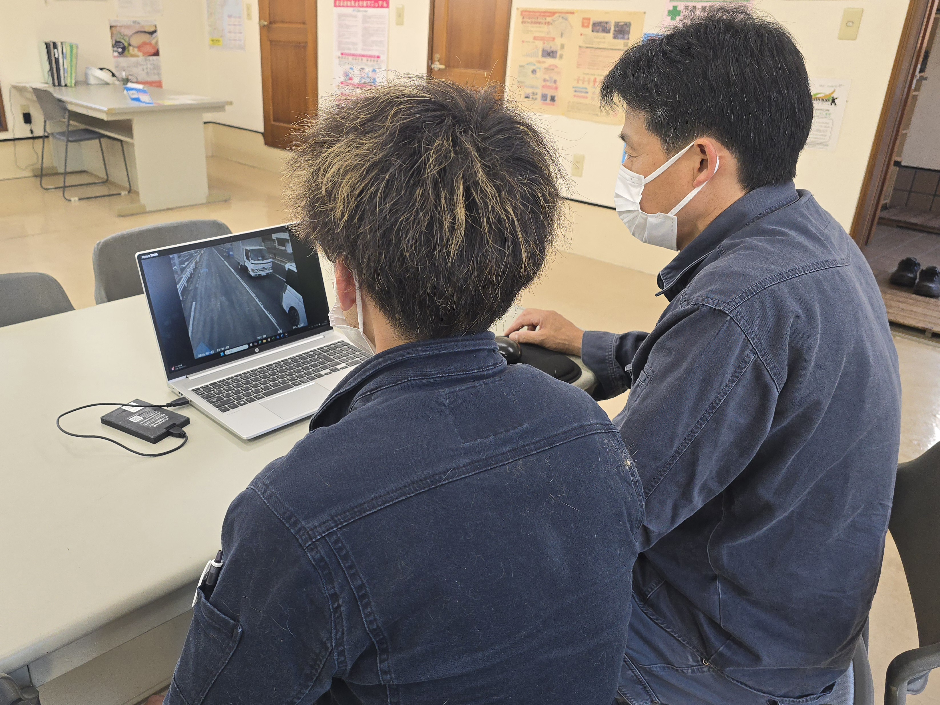 ドライブレコーダーを活用し運転指導